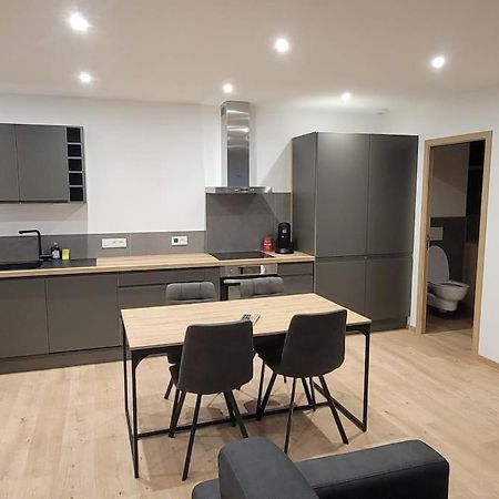 Superbe Appartement T2 Climatise, Idealement Situe Ugine Eksteriør bilde