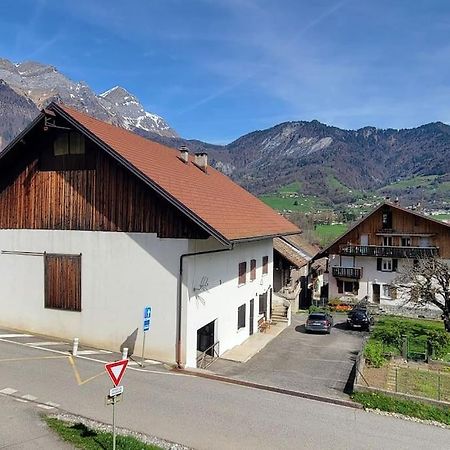 Superbe Appartement T2 Climatise, Idealement Situe Ugine Eksteriør bilde